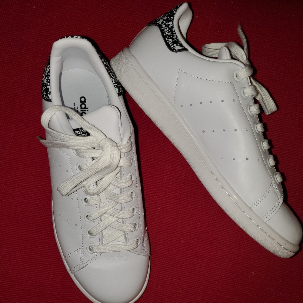 Adidas Stan Smith size 7- like new